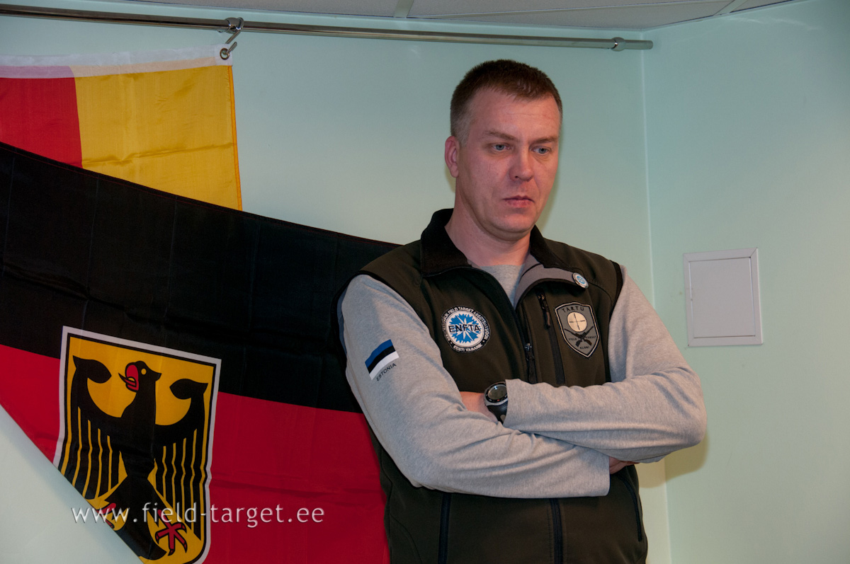 Meelis Kurvits mediteerimas - läbi mõtlemas oma viimaseid laske